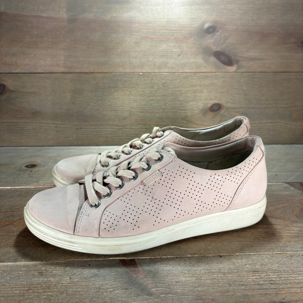 Ecco Soft 7 Womens size 7 shoes Pink Leather Perforated Lace Up sneakers